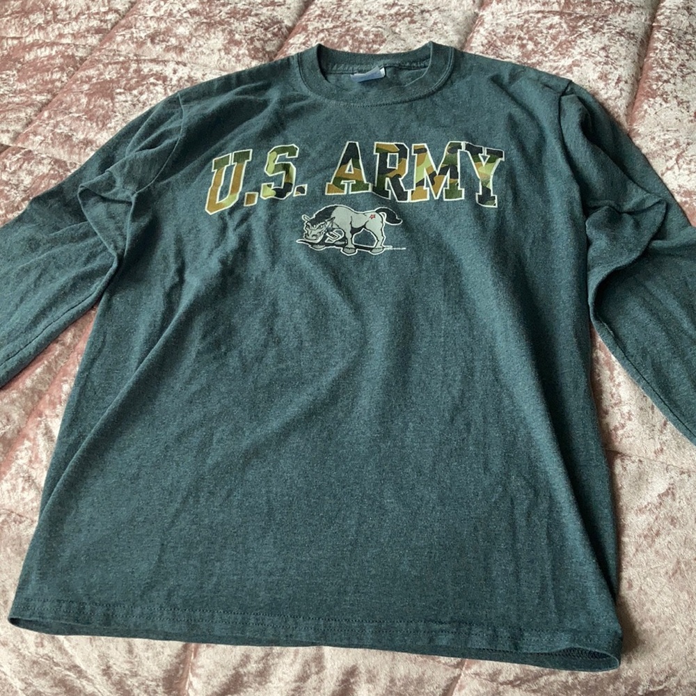 Long sleeve t-shirt